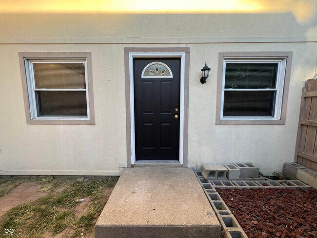 Foto del edificio - 8392 Punto Alto Dr