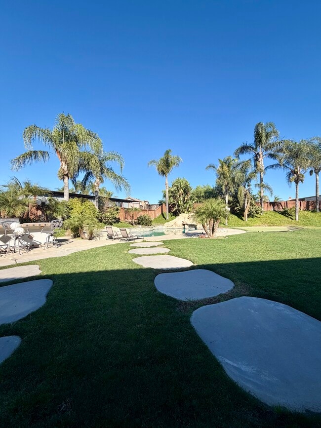 Building Photo - 10095 Kings Ct