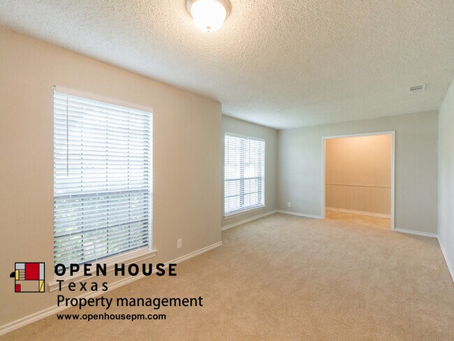 Foto del edificio - 2800 Glen Forest Ln, Plano