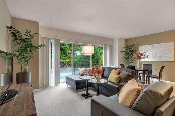 Foto del edificio - Compass Apartments