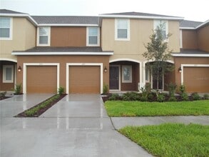 Building Photo - 6915 Woodchase Glen Dr