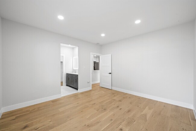 Foto del edificio - 104 Norris Canyon Place