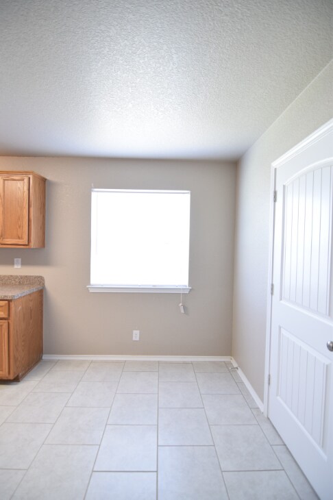 Foto del edificio - 3707 Clementine Dr