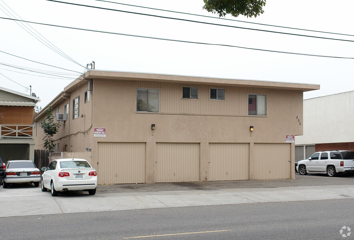 Building Photo - 233 S Lemon St