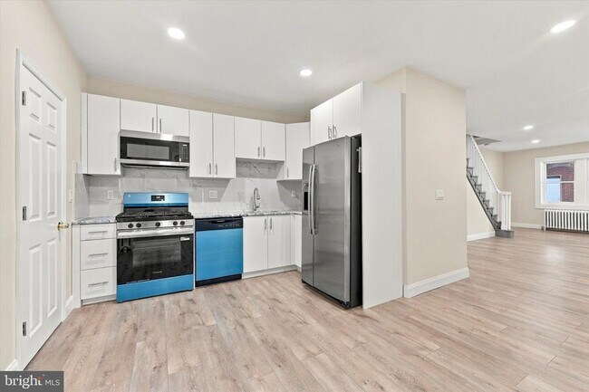 Foto del edificio - 227 Lindley Ave