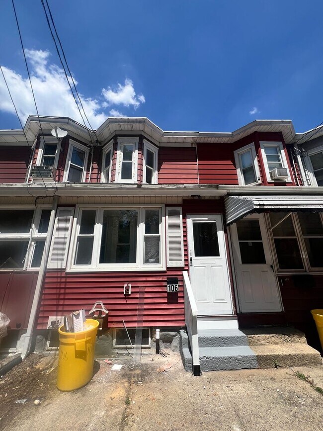Foto del edificio - Beautiful, remodeled house nice close to e...