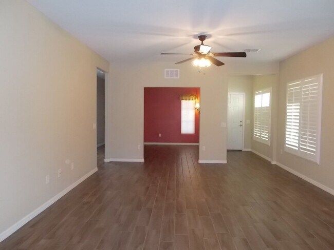 Foto del edificio - 790 Country Grove Ln