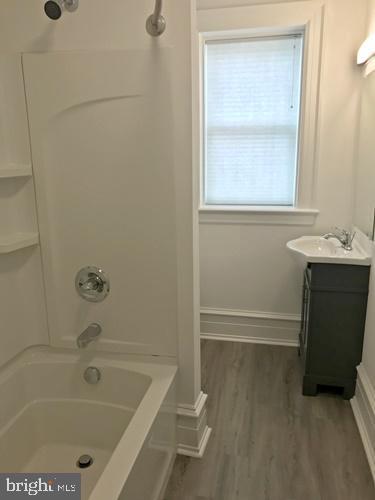 Foto del edificio - 19 N Duke St