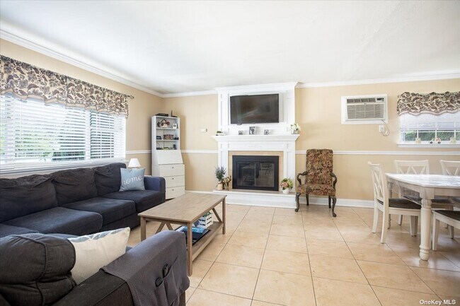 Building Photo - 356 Nassau Blvd