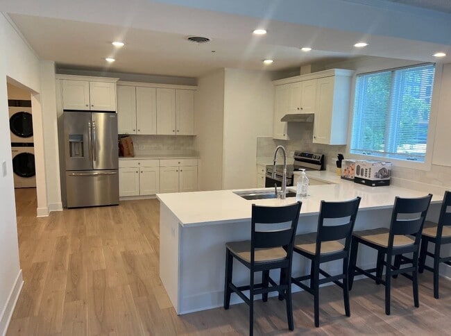 Foto del edificio - 1930 Sherman Ave