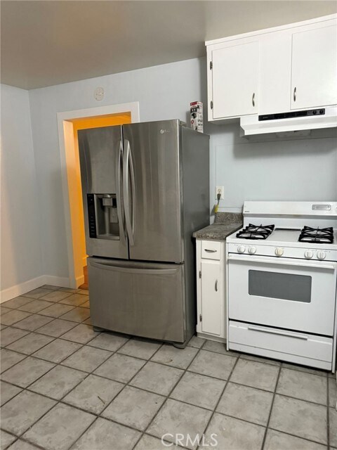 Foto del edificio - 4616 W 152nd St