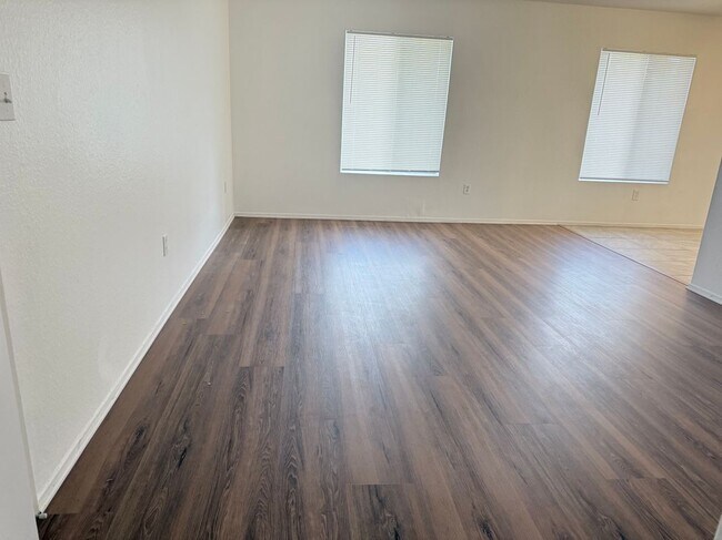 Foto del edificio - 302 E Blueridge Ave