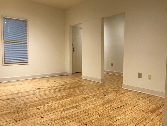 Interior Photo - 692 N High St