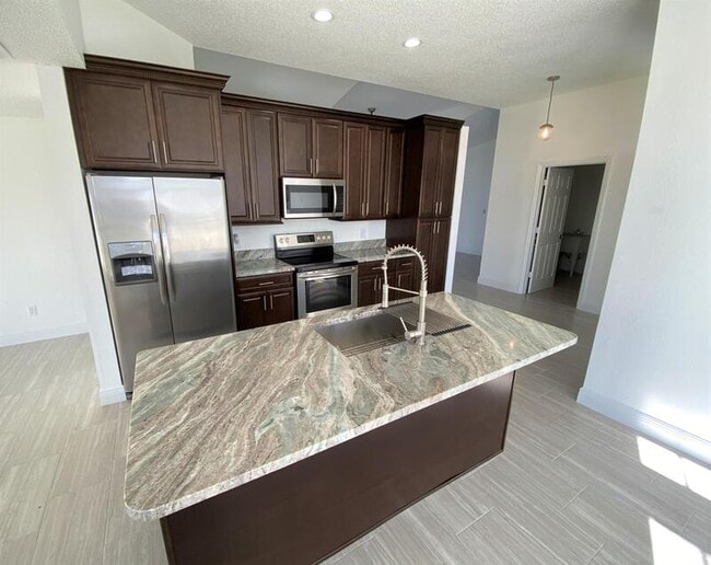 Foto del edificio - 14712 Madonna Lily Ct