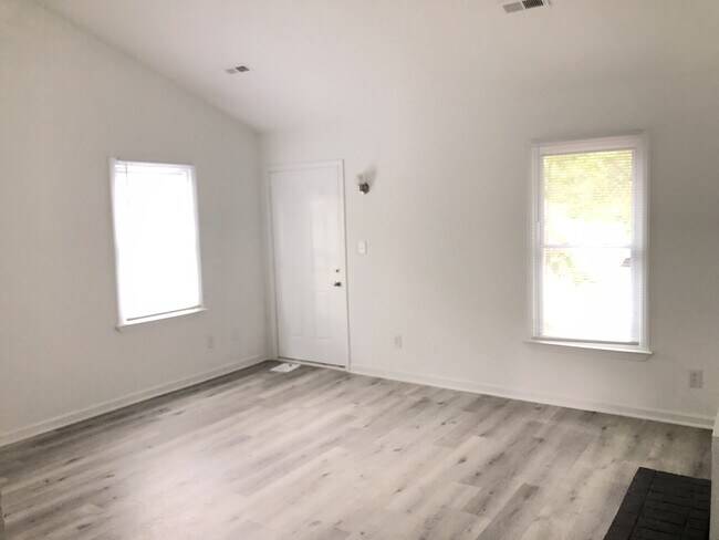 Building Photo - Spice Ridge