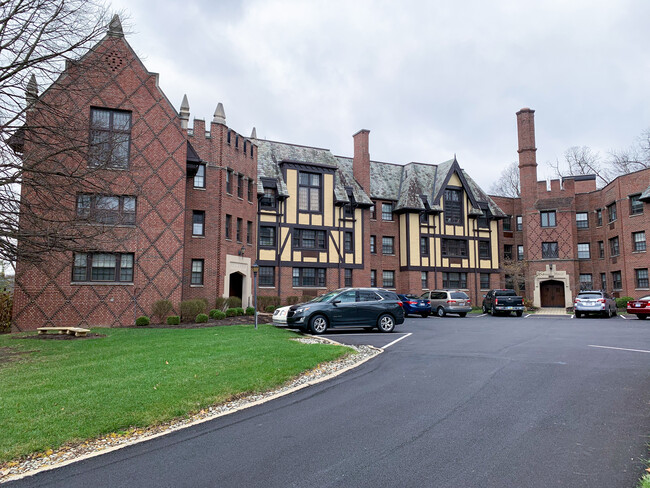 Building Photo - 1211 Far Hills Ave