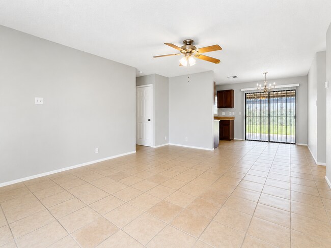 Foto del edificio - 4948 Champlain Dr