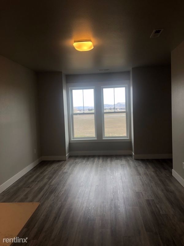 Foto del edificio - 6002 Farmstead Ave