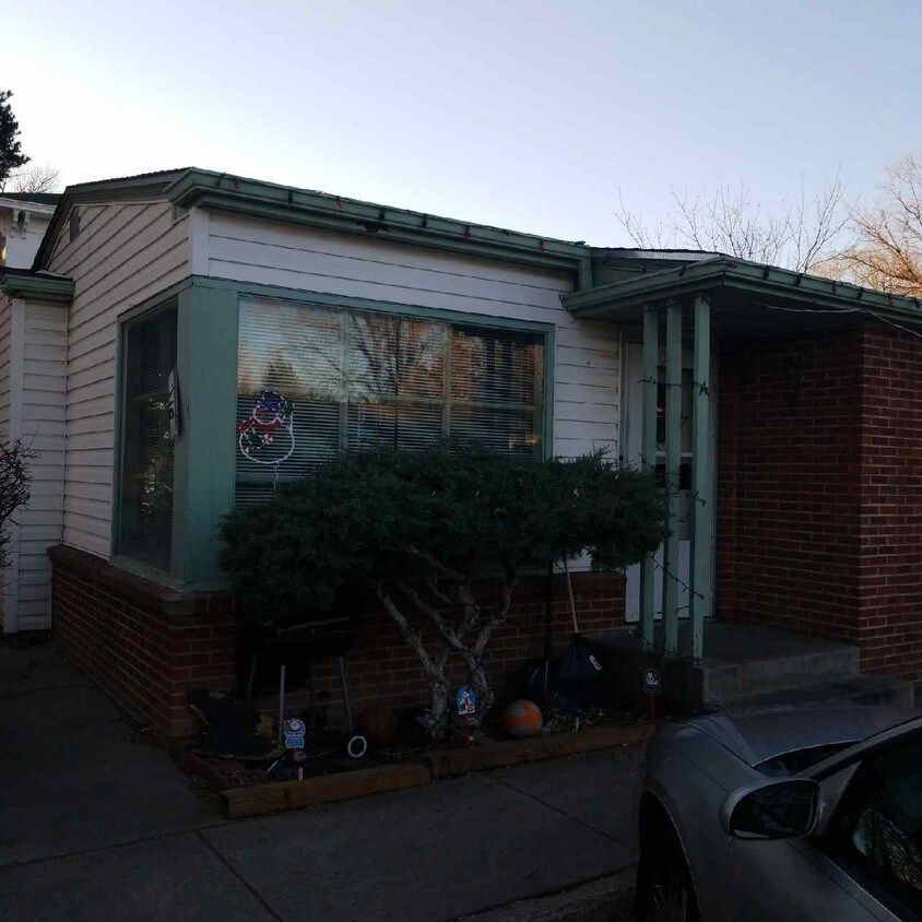 716 E 17th St Unit A, Cheyenne, WY 82001 Apartment for Rent in Cheyenne, WY