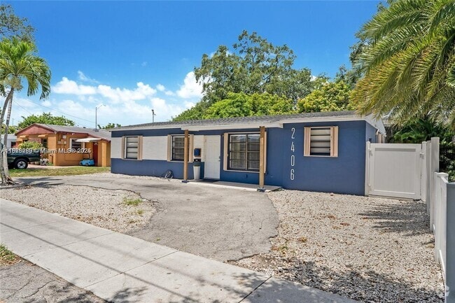 2406 N 28th Ave