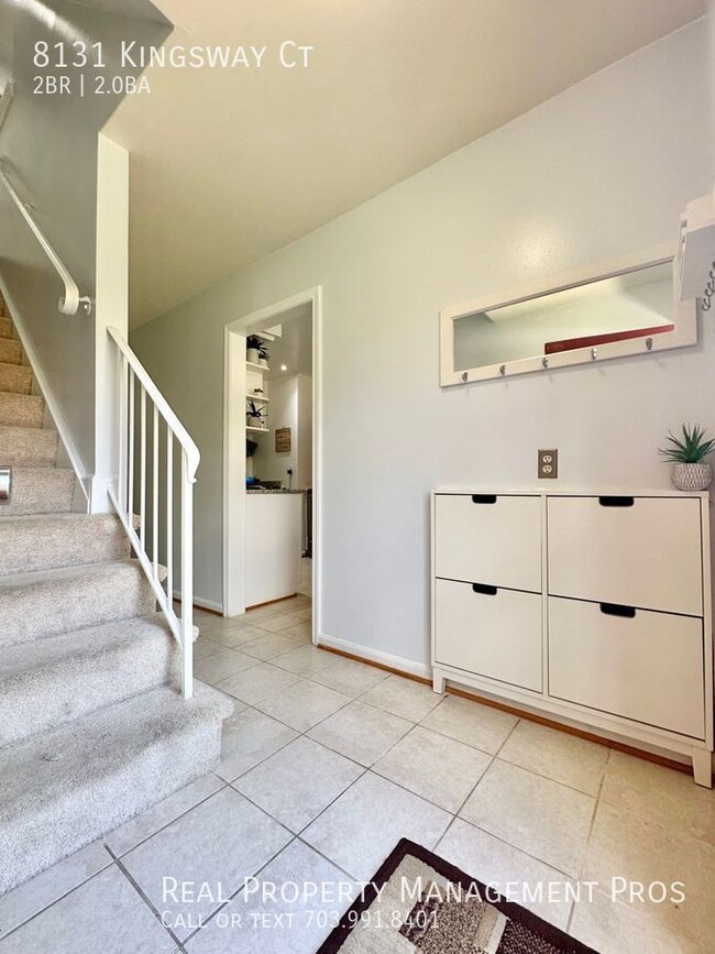 Building Photo - 8131 Kingsway Ct