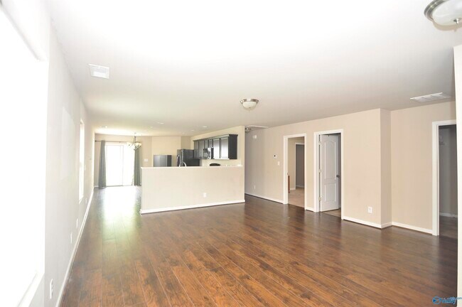 Foto del edificio - 126 Darrow Creek Dr
