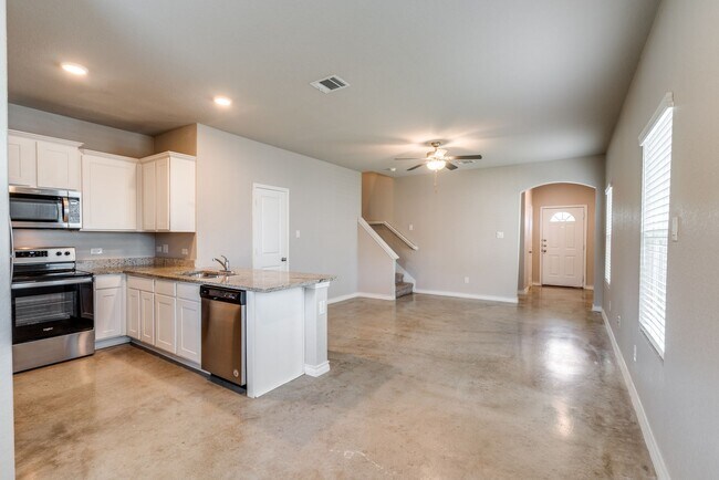 Foto del edificio - 3-Bedroom Duplex