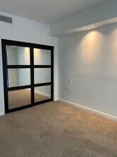 Interior Photo - 801 North