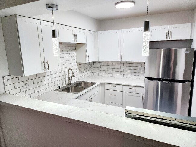 Building Photo - 5675 W Brown Deer Rd