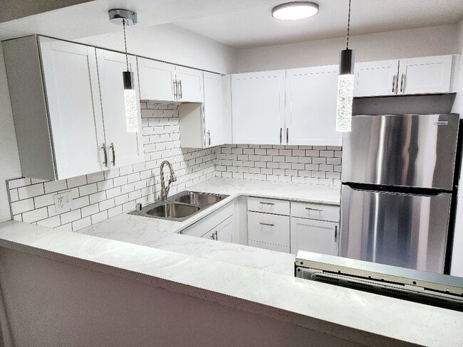 Building Photo - 5675 W Brown Deer Rd