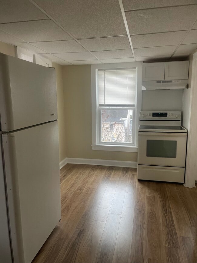 Building Photo - 42 Ann St