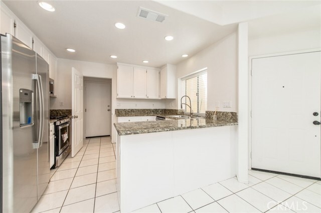 Building Photo - 55 Waxwing Ln