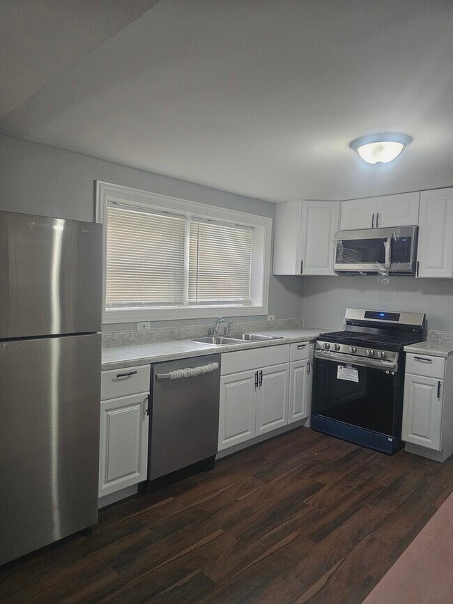 Foto del edificio - 2441 W 46th Pl