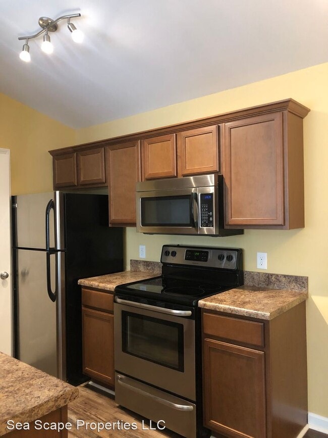 Building Photo - 2 br, 2 bath House - 4425 Jay BIrd Lane #201