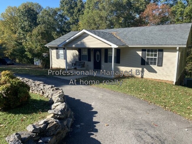Building Photo - 518 Skyview Dr