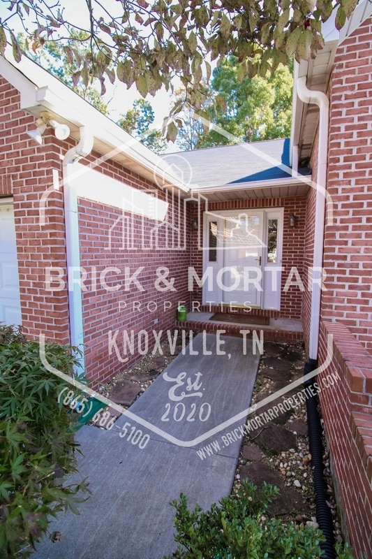 Building Photo - 8635 Constance Way