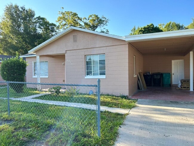 Building Photo - 4246 Minoso St