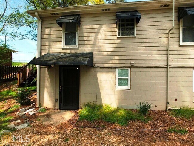 Building Photo - 4751 Camp Highland Rd