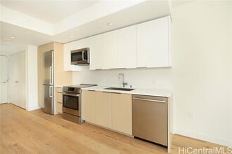 Building Photo - 1001 Queen St