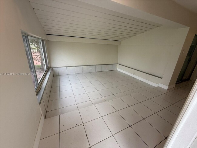 Building Photo - 7410 Granada Blvd