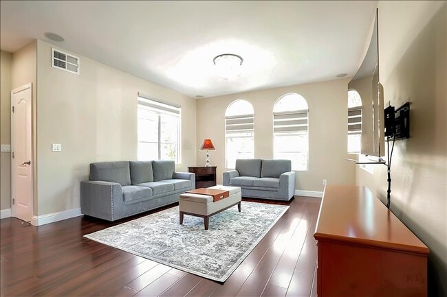Building Photo - 2137 Cedarwood Loop