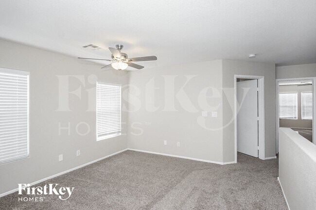 Foto del edificio - 6235 Lone Cypress Ct