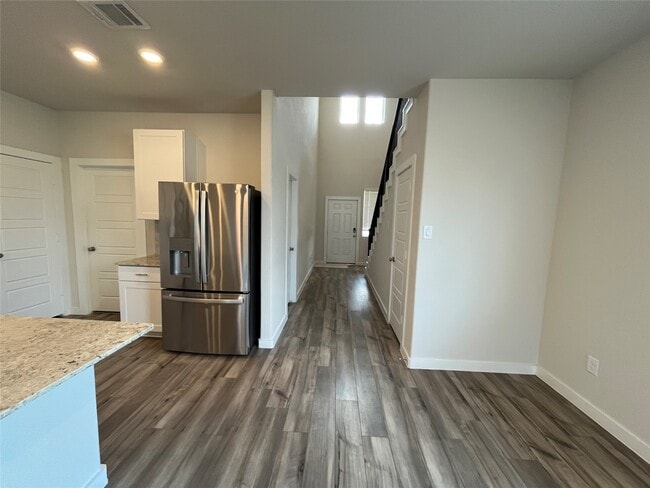 Foto del edificio - 7131 Blue Oak Dr