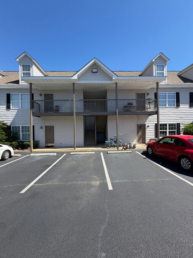 Building Photo - 303 N Ross St
