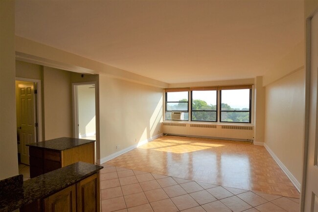 Building Photo - 4180 N Marine Dr
