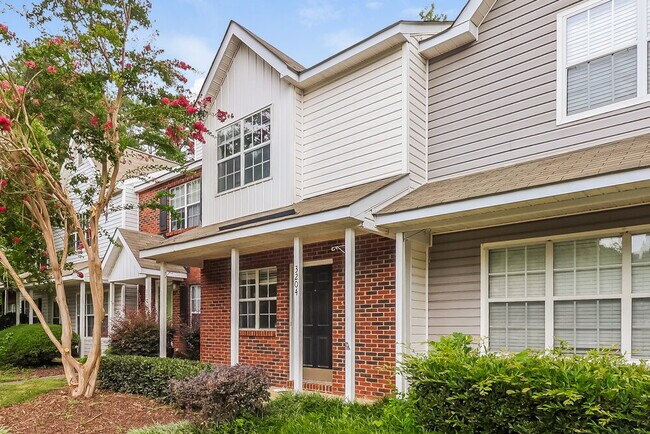 Foto del edificio - 3204 Summercroft Ln