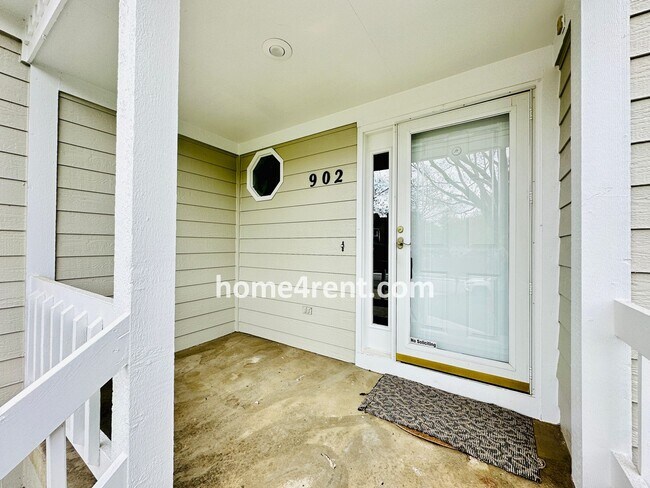 Building Photo - Wonderful Belton Home w/ Wood Floors, Finished Basement and Fenced Yard!