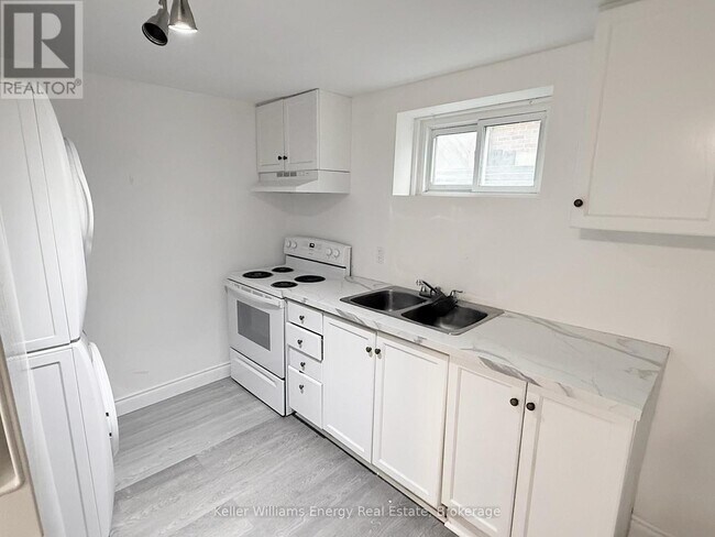 Photo du bâtiment - 273 Wilson Rd S