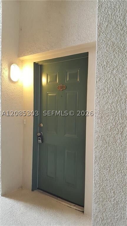 Foto del edificio - 3001 Laurel Park Ln