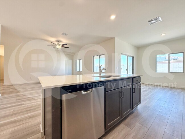Foto del edificio - 634 W Red Hawk Ct